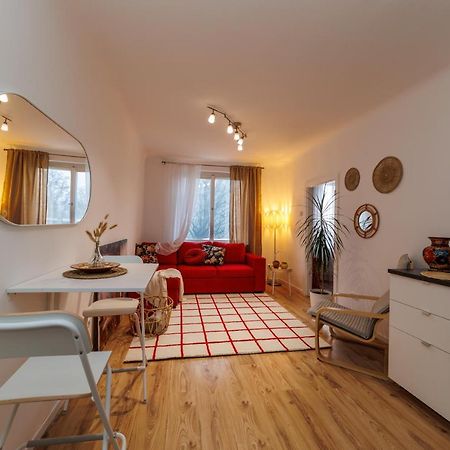וינה Cosy Brand New Apartment מראה חיצוני תמונה